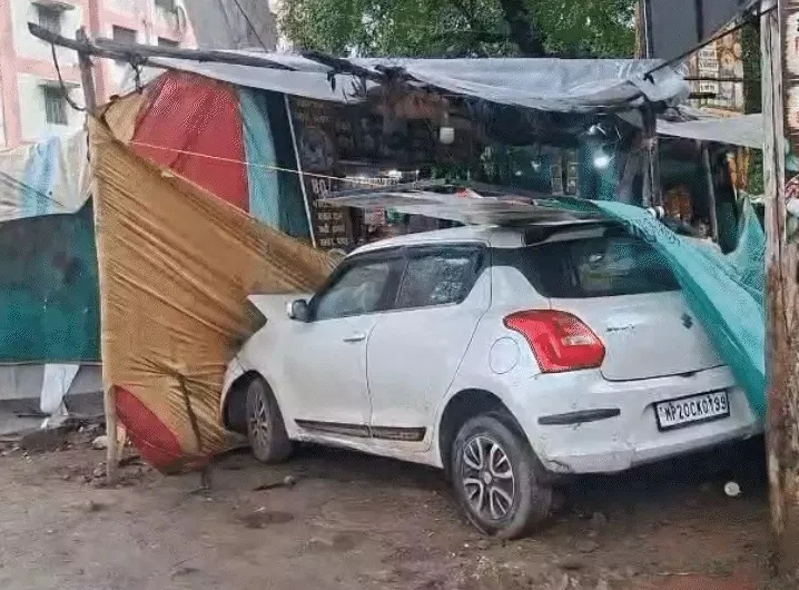 जबलपुर में तेज रफ्तार कार होटल में घुसी, युवा अधिवक्ता की मौत; चालक समेत चार घायल
