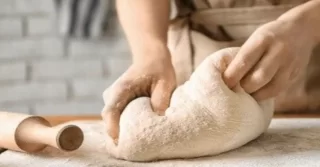 Pitru Paksha 2026: क्या फ्रिज में गूंथा आटा रखना माना जाता है अशुभ? जानें धार्मिक मान्यता और विज्ञान की असली सच्चाई
