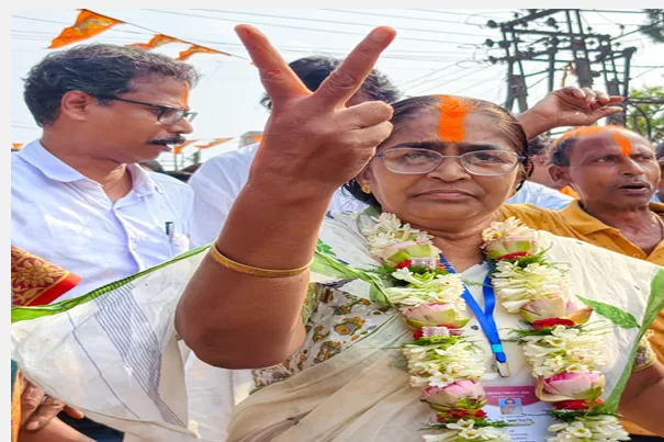 बंगाल उपचुनाव: नंदीग्राम में भाजपा उम्मीदवार हसीरानी रथ 1.16 लाख वोटों से आगे, रेजीनगर में भी बड़ी बढ़त का दावा