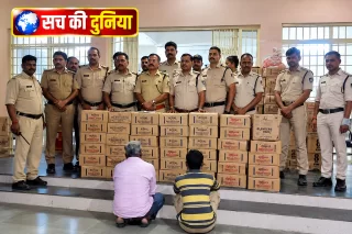 किराए के 3 मकानों में बना रखा था शराब का गोदाम, रांझी पुलिस ने जब्त की 101 पेटियां; 2 हिरासत में, मुख्य आरोपी की तलाश