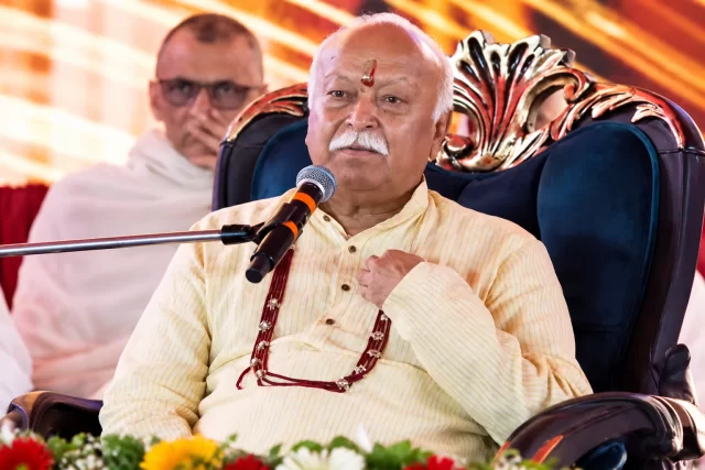 Mohan Bhagwat: ‘राष्ट्र और धर्म एक-दूसरे से जुड़े’, मुंबई में मोहन भागवत बोले—दुनिया की चुनौतियों के बीच भारत की ज्ञान परंपरा की अहम भूमिका
